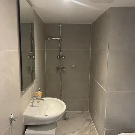 Reihenhaus In בית נופש